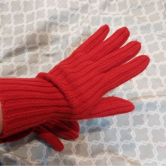 Neiman Marcus Red Ribbed Knit Gloves GUC - Picture 4 of 6